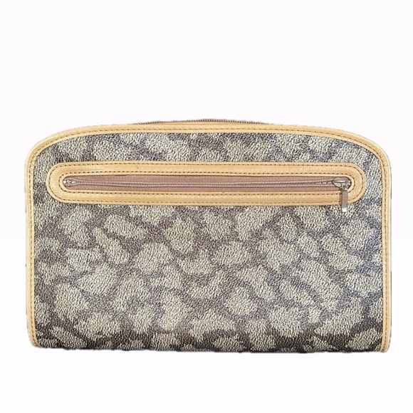 YSL Clutch and Cosmetic bag Bundle ✨ - Picture 3 of 11